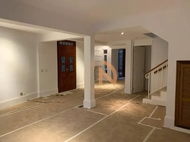 Casa de vila reformada nos Jardins com 5 quartos sendo 3 suites