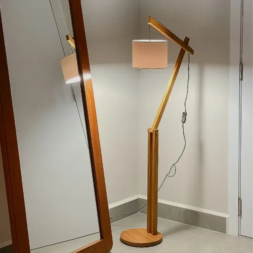 Luminária articulada completa abajur de piso bivolt 1,60m