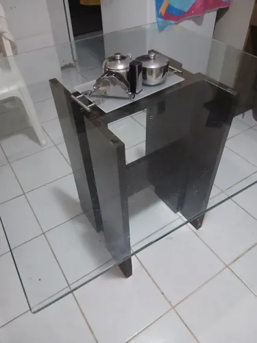 MESA COM 4 CADEIRAS