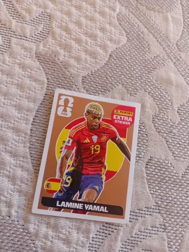 Vendo Lamine Yamal bronze em perfeito estado 