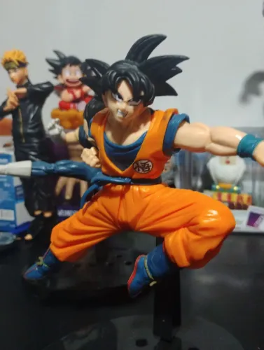 Goku Boneco PVC Premium