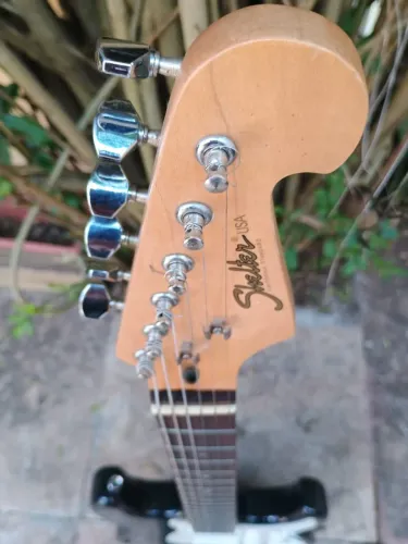 Guitarra Shelter USA Strato