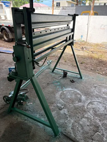 Dobradeira/fresadora de chapa hidráulica manual