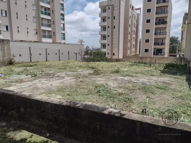 Terreno à venda no Parque Campolim