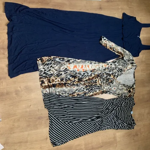 Kit 3 Vestidos Femininos Confortáveis (Longo Azul, Estampado e Listrado P&B) - Tam P