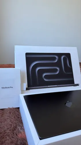 MacBook Pro M5