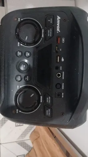 Vende-se uma caixa de som