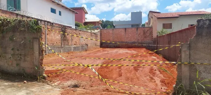Lote/Terreno para venda tem 360 metros quadrados em Braúnas - Belo Horizonte - Minas Gerai
