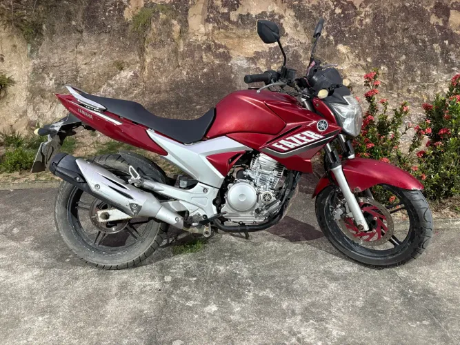Yamaha Fazer 250 2011/12 Vermelho Metálico