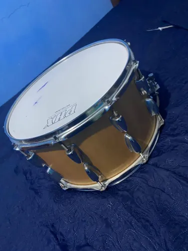 Caixa PHX 14 x 8 , em boas condições , semi - nova.