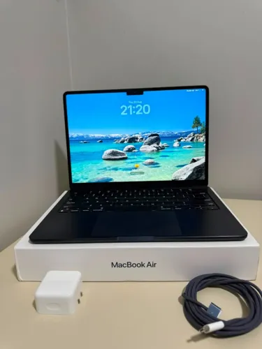 MacBook Air M2 - 8GB RAM / 512GB SSD