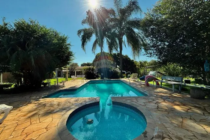Chácara de 1000 m² , Casa c/ Piscina, à venda no bairro Sol Nascente, Mogi Mirim por R$ 37