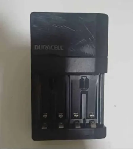Carregador de pilhas AA e AAA Duracell