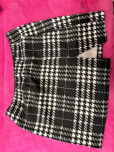 Roupas semi novas (usadas pouquíssimas vezes)