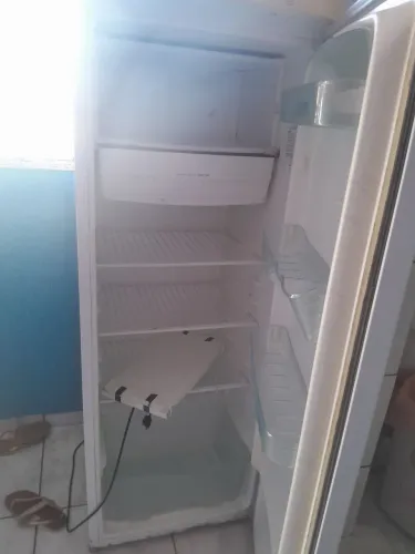 Geladeira com defeito