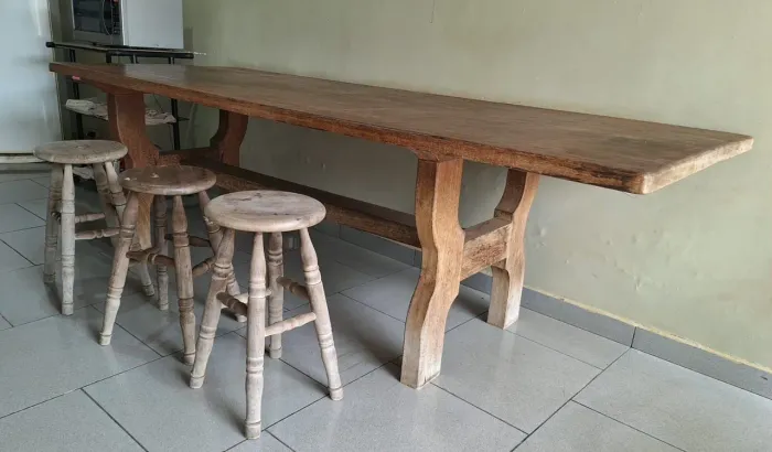 Mesa em prancha única de Maracatiara maciça