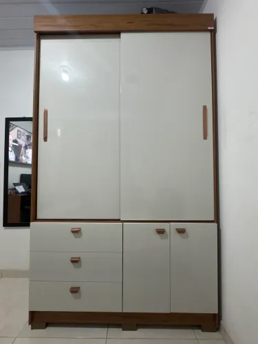 GUARDA-ROUPA SOLTEIRO