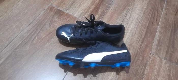 Chuteiras Puma N35 Campo original semi nova