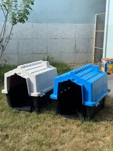 Vende-se 2 casinha de cachorro