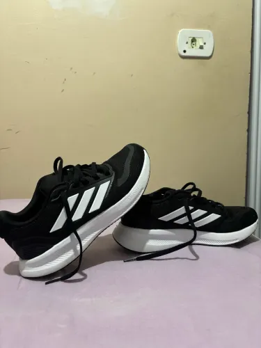 Tênis Adidas Run Falcon