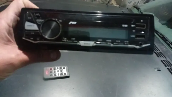 Radio automotivo