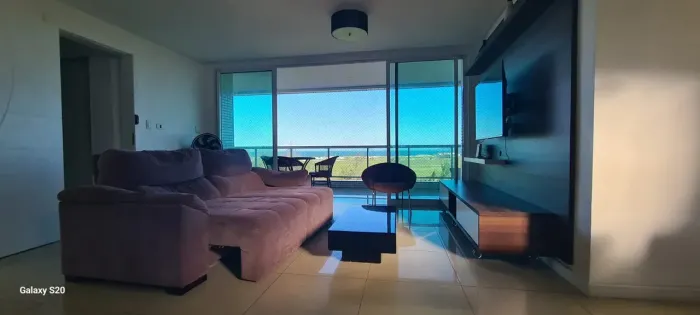 Amplo Apartamento em Edifício Frente Mar no Braga em Cabo Frio
