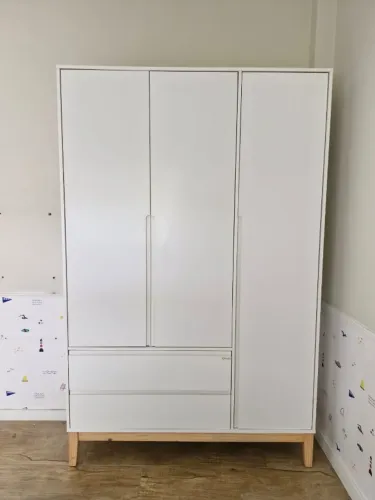 Armário Infantil Nature Clean (branco com pés natural)