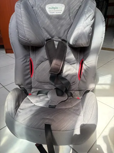 Cadeirinha de auto para criança