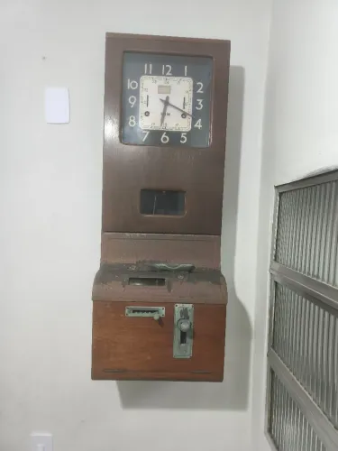 Antiguidade, relógio de ponto raridade.