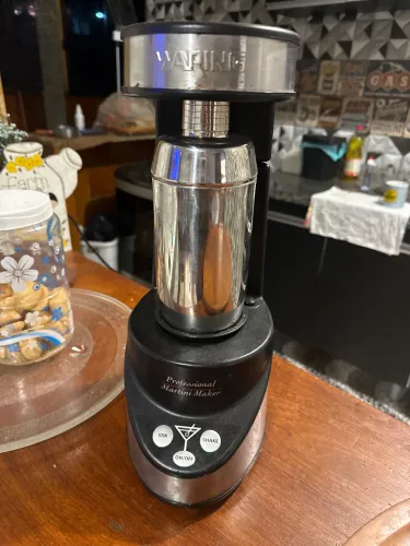 Vendo coqueteleira elétrica