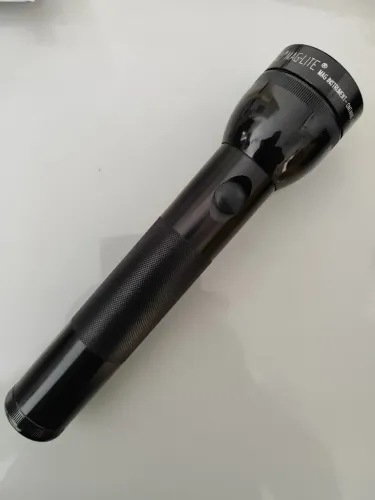 Lanterna tática Maglite