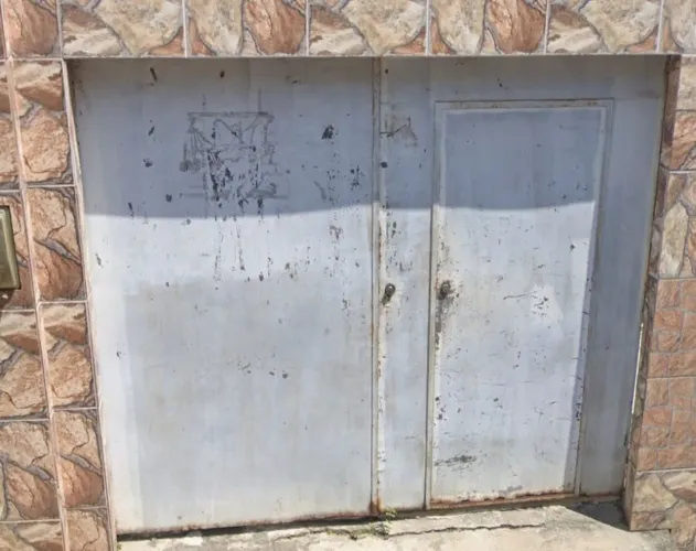 Vende-se Portão de Garagem