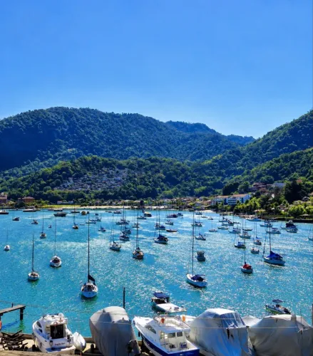 VENDO Poita em Angra dos Reis - Em frente ao ARMC (Até 40 Pés) - Revisada