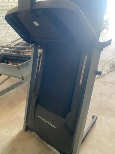 Vendo esteira semi profissional