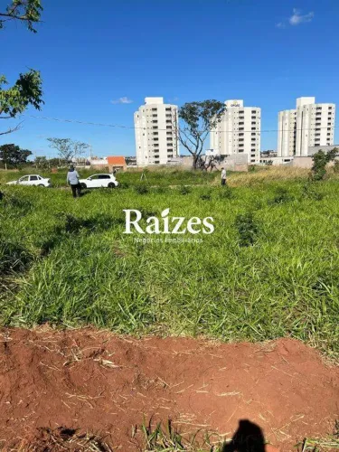 Terreno residencial à venda no Loteamento Luizote de Freitas IV em Uberlândia