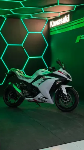 KAWASAKI NINJA 300 2026 BRANCA