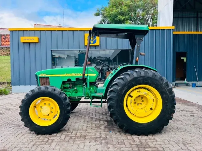 Trator John Deere 5603