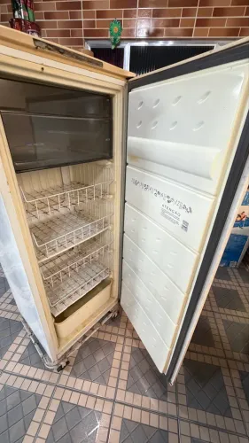 Frezzer Consul 240 gelando muito e marcas de uso