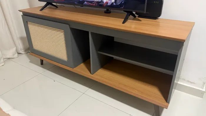 Rack para televisão, em MDF