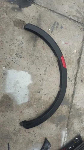 Moldura paralama frontier pro 4x dianteira esquerda 