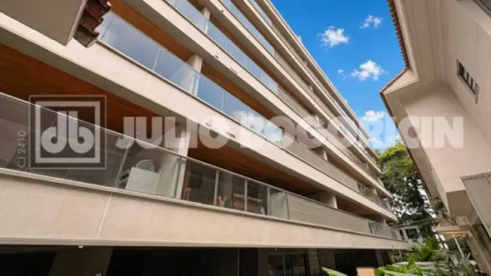Urca - Prédio Novo e Imponente - Varandão - 3 Quartos(1 suíte) - Vista Pão de Açucar - Inf