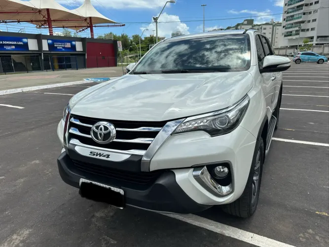 Toyota Hilux SW4 SRX 4X4 2.8 TDI 16V Dies. Aut. 2017