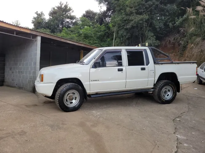 L 200 quadrada