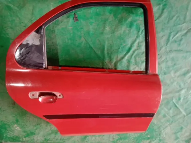 Porta traseira mondeo 1995 L.d