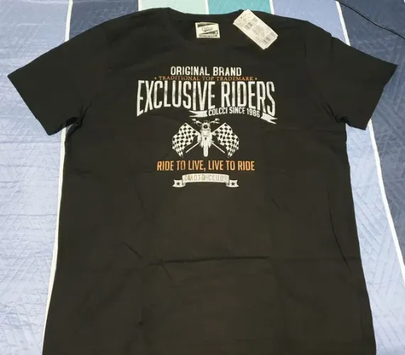 Camisa Colcci Original tam.  G Nova Zerada na etiqueta.  Linda