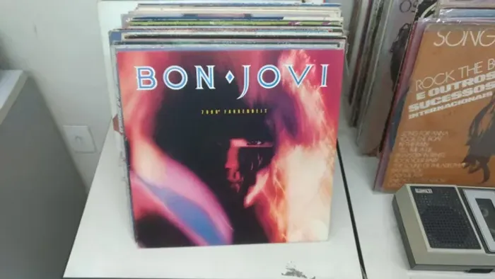 Disco de Vinil Lp Bon Jovi, bom estado, envio qq. local.