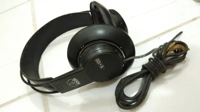 2 Fones headphones profissionais AKG-100 e Sony MDR-NC8