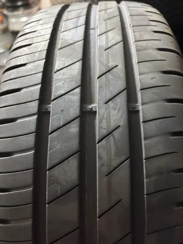 Pneu 195/55/16 Goodyear Efficientgrip seminovo 90% de borracha 