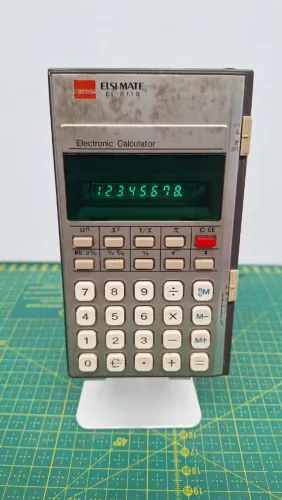 Calculadora antiga Sharp elsi mate funcionando