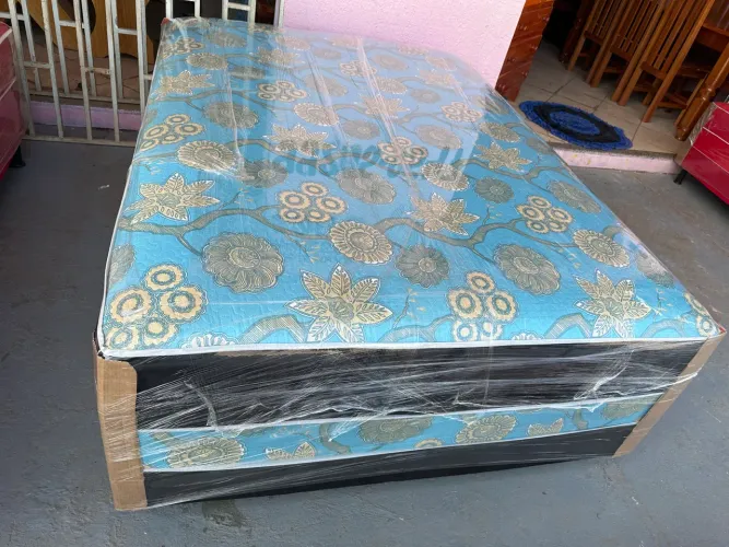 Cama casal tecido edredom nova